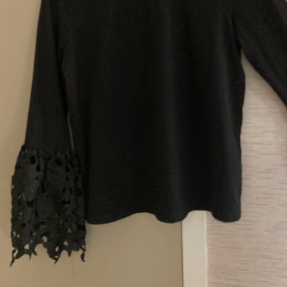 Design History dressy Black top lace bell sleeves❤️🌹 - Picture 8 of 13